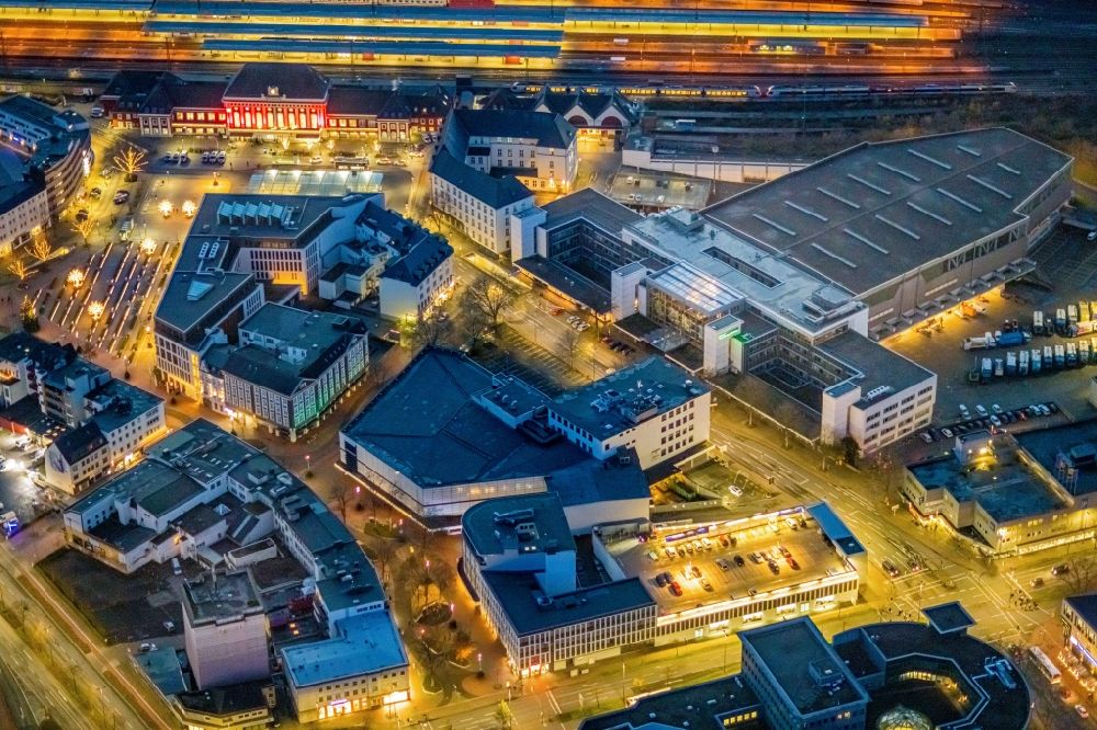 Hamm bei Nacht von oben - Nachtluftbild Gebäudekomplex der Hochschule SRH Hochschule für Logistik und Wirtschaft in Hamm im Bundesland Nordrhein-Westfalen, Deutschland