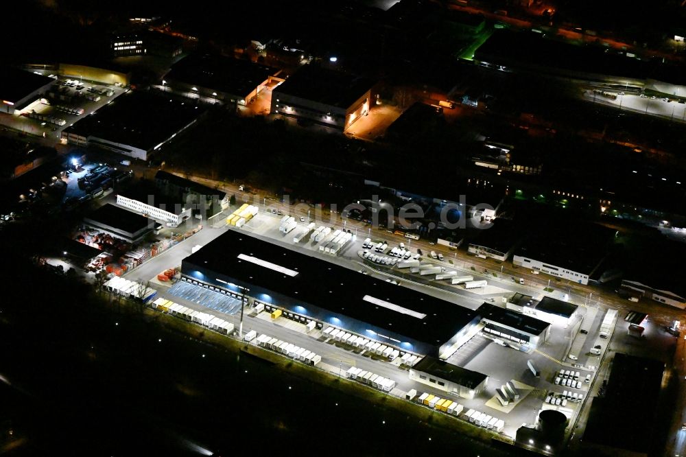 Nacht-Luftaufnahme Hamburg - Nachtluftbild Gebäudekomplex und Logistikzentrum auf dem Gelände Hermes Logistik-Center - ECE in Hamburg, Deutschland