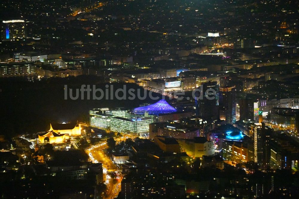 Nachtluftbild Berlin - Nachtluftbild Gebäudekomplex mit dem Sony- Center am Potsdamer Platz Berlin