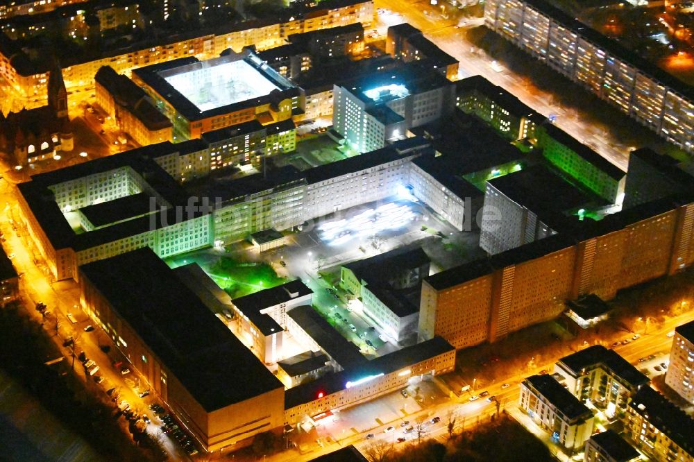 Nachtluftbild Berlin - Nachtluftbild Gebäudekomplex der Stasi-Gedenkstätte des ehemaligen MfS Ministerium für Staatssicherheit der DDR in Berlin, Deutschland