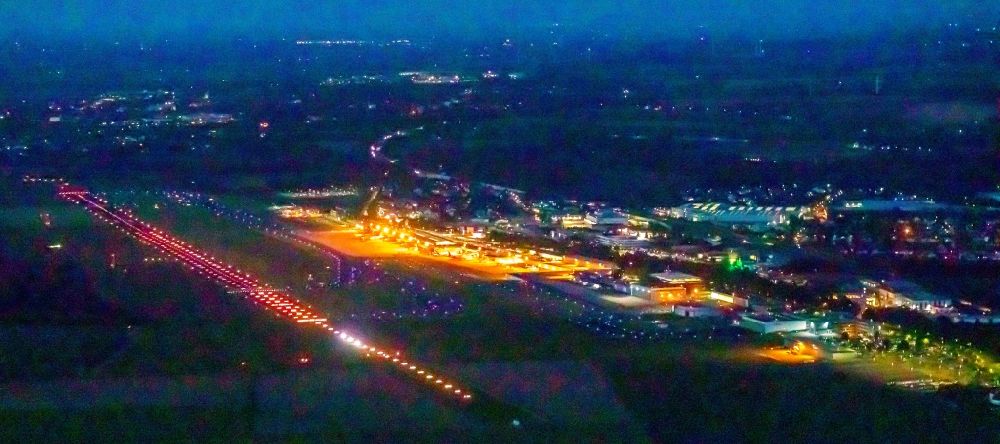 Nachtluftbild Dortmund - Nachtluftbild Gelände des Flughafen in Dortmund im Bundesland Nordrhein-Westfalen, Deutschland
