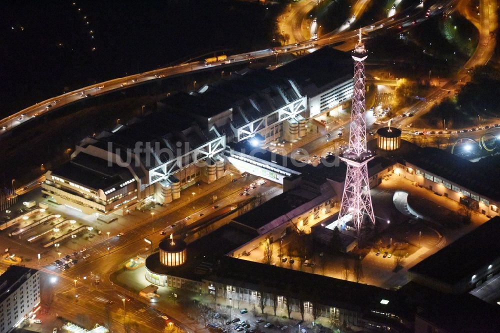Nacht-Luftaufnahme Berlin - Nachtluftbild Gelände am Funkturm und Messegelände ICC Kongreßzentrum im Stadtteil Charlottenburg in Berlin