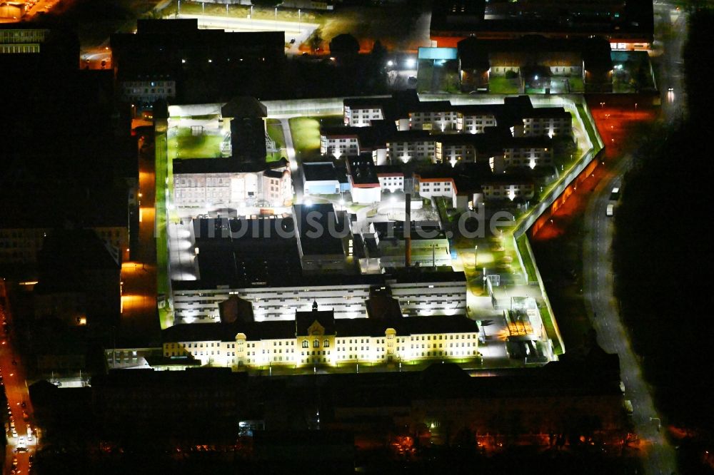 Nachtluftbild Nürnberg - Nachtluftbild Gelände der Justizvollzugsanstalt JVA in Nürnberg im Bundesland Bayern, Deutschland