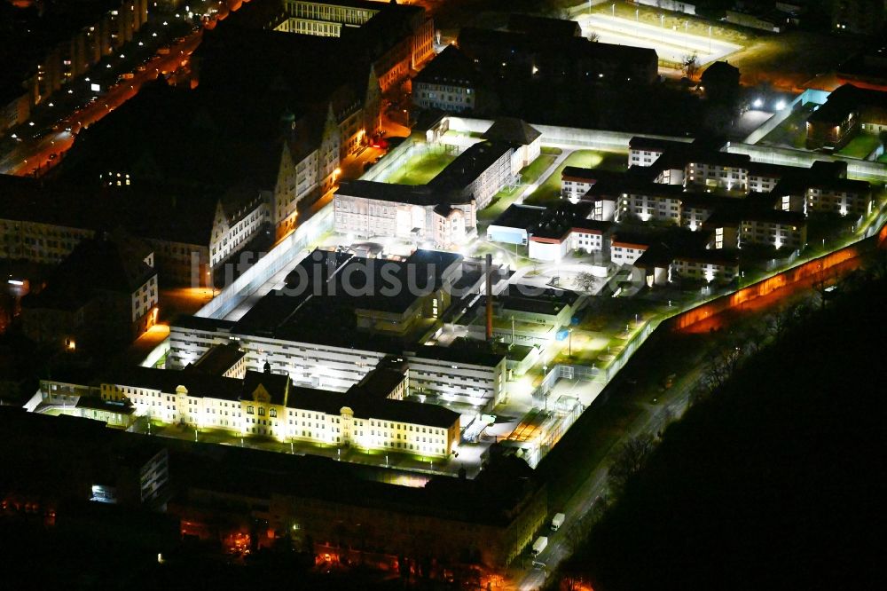 Nacht-Luftaufnahme Nürnberg - Nachtluftbild Gelände der Justizvollzugsanstalt JVA in Nürnberg im Bundesland Bayern, Deutschland