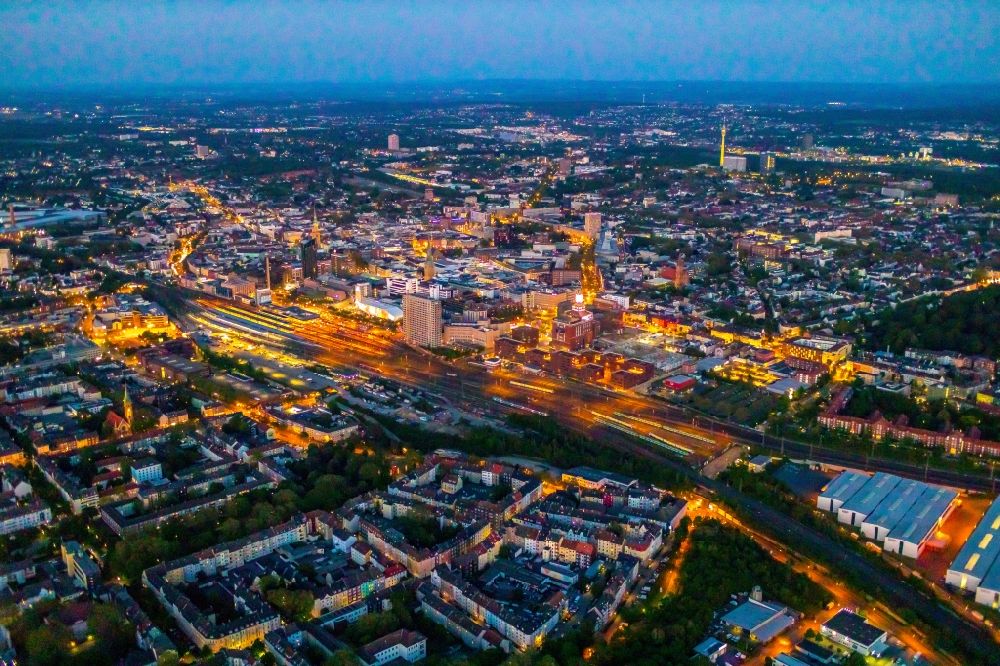 Nacht-Luftaufnahme Dortmund - Nachtluftbild Gesamtübersicht und Stadtgebiet mit Außenbezirken und Innenstadtbereich in Dortmund im Bundesland Nordrhein-Westfalen, Deutschland