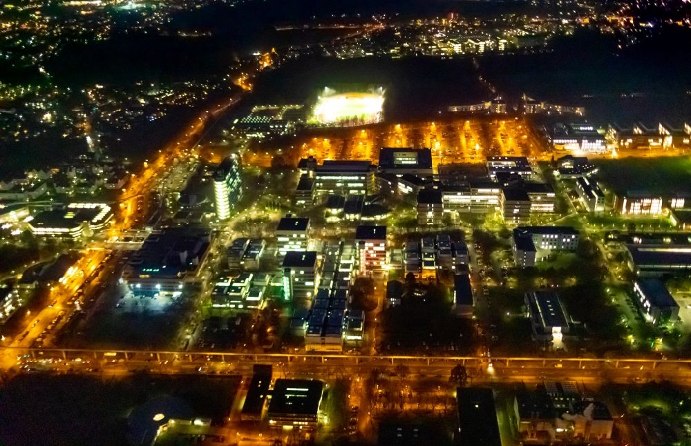 Dortmund bei Nacht von oben - Nachtluftbild Gewerbegebiet des TechnologieParkDortmund in Dortmund im Bundesland Nordrhein-Westfalen, Deutschland