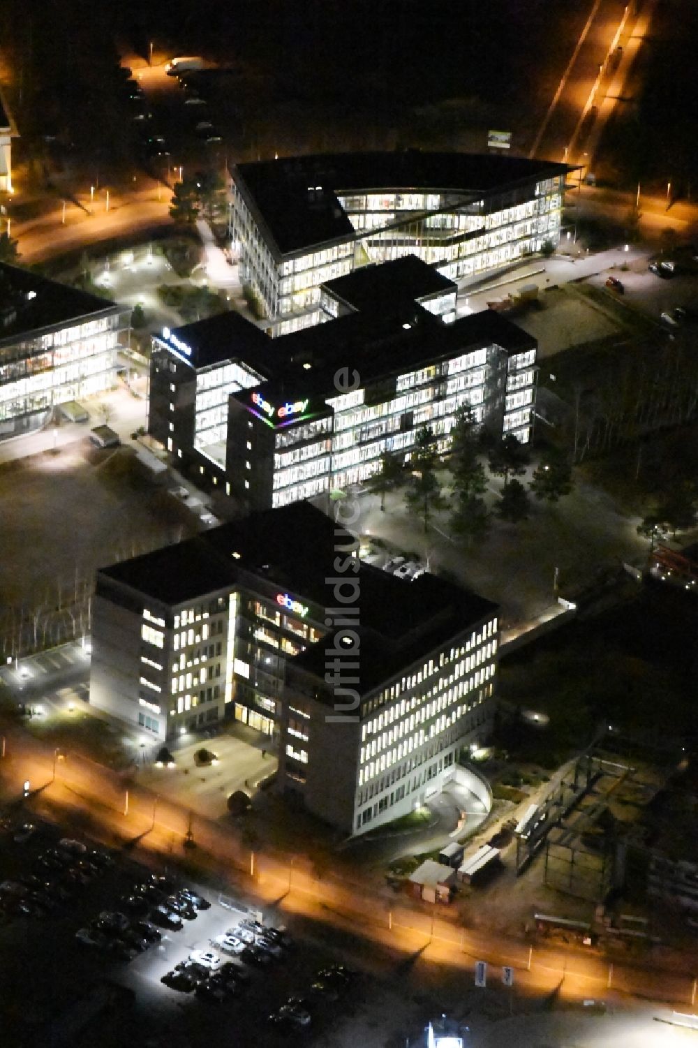 Kleinmachnow bei Nacht von oben - Nachtluftbild Gewerbestandortes Europarc Dreilinden in Kleinmachnow OT Dreilinden im Bundesland Brandenburg
