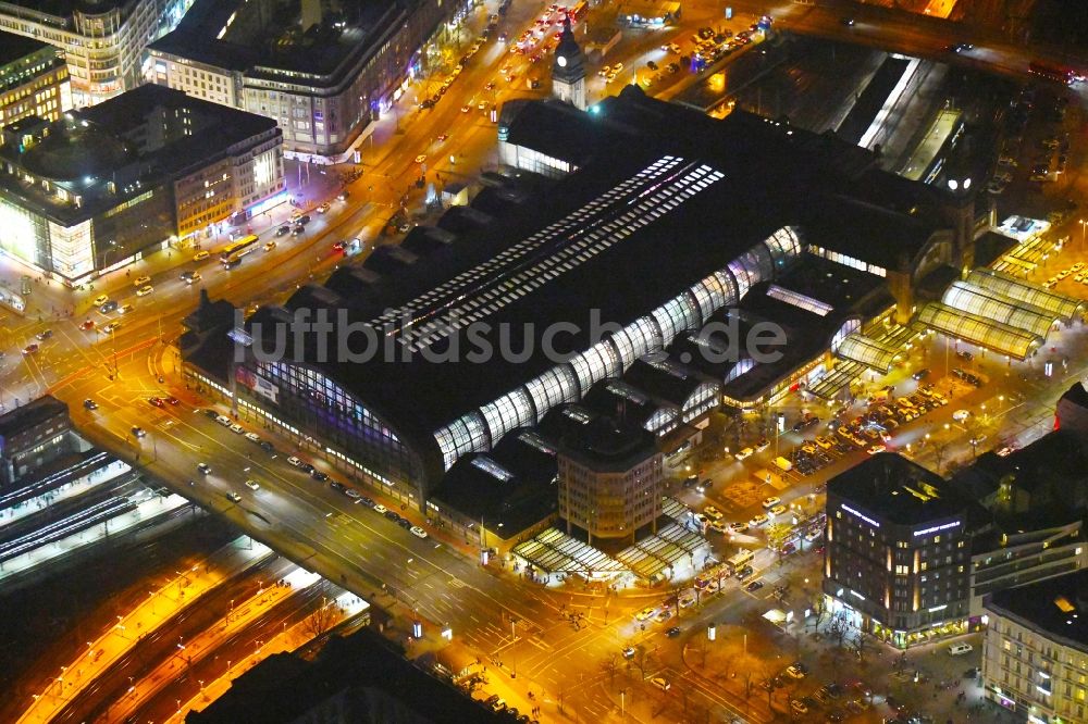 Nachtluftbild Hamburg - Nachtluftbild Hauptbahnhof der Deutschen Bahn in Hamburg, Deutschland