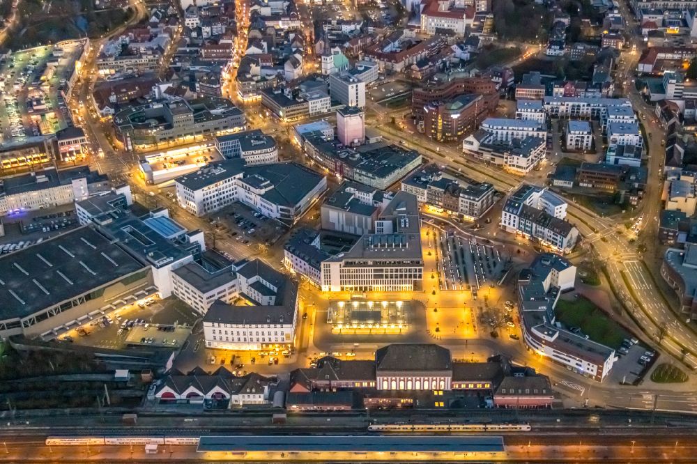 Nacht-Luftaufnahme Hamm - Nachtluftbild Hauptbahnhof der Deutschen Bahn in Hamm im Bundesland Nordrhein-Westfalen, Deutschland
