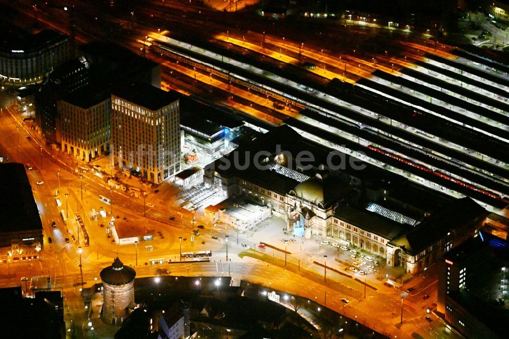 Nacht-Luftaufnahme Nürnberg - Nachtluftbild Hauptbahnhof der Deutschen Bahn in Nürnberg im Bundesland Bayern, Deutschland