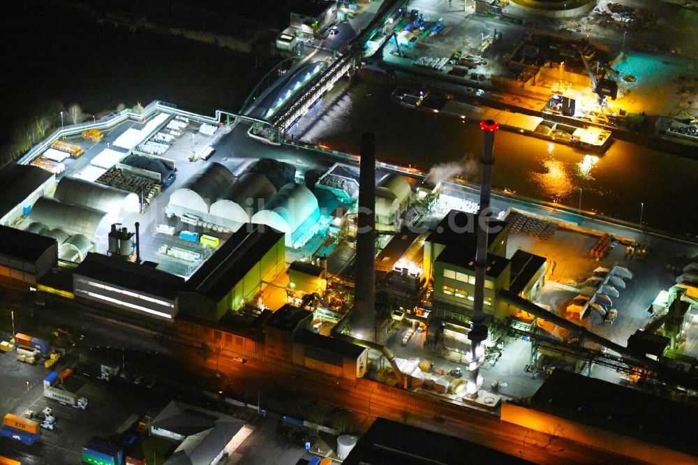 Hamburg bei Nacht von oben - Nachtluftbild Industrie- und Gewerbegebiet Aurubis AG in Hamburg, Deutschland