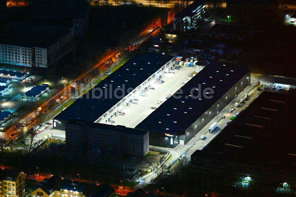 Nacht-Luftaufnahme Berlin - Nachtluftbild Industrie- und Gewerbegebiet in Berlin, Deutschland