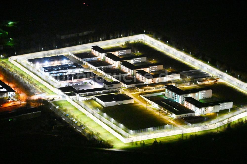 Tonna bei Nacht von oben - Nachtluftbild Justizvollzugsanstalt JVA im Ortsteil Gräfentonna in Tonna im Bundesland Thüringen, Deutschland