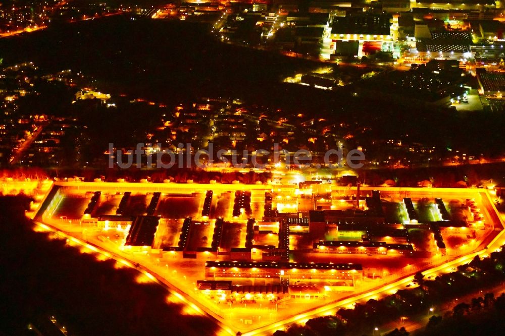 Nachtluftbild Köln - Nachtluftbild Justizvollzugsanstalt JVA an der Rochusstraße im Ortsteil Ossendorf in Köln im Bundesland Nordrhein-Westfalen, Deutschland