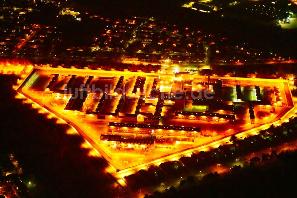 Nacht-Luftaufnahme Köln - Nachtluftbild Justizvollzugsanstalt JVA an der Rochusstraße im Ortsteil Ossendorf in Köln im Bundesland Nordrhein-Westfalen, Deutschland