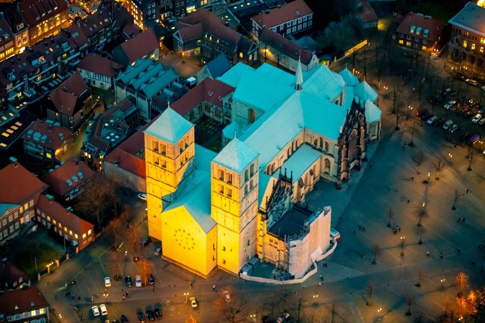 Nachtluftbild Münster - Nachtluftbild Kathedrale St.-Paulus-Dom in Münster im Bundesland Nordrhein-Westfalen