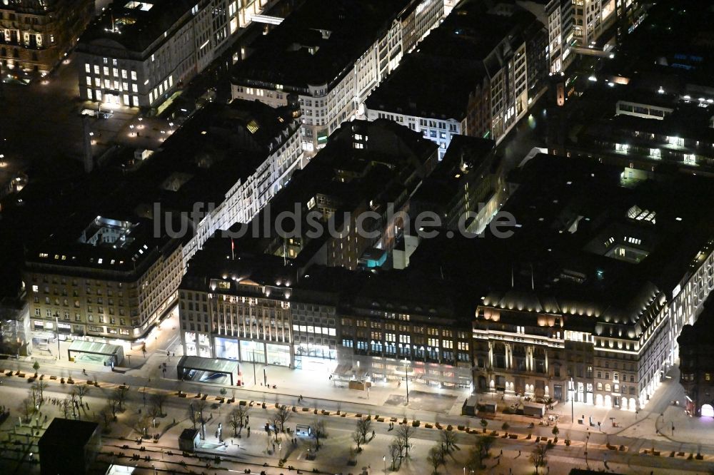 Nachtluftbild Hamburg - Nachtluftbild Kaufhaus Alsterhaus am Jungfernstieg in Hamburg, Deutschland