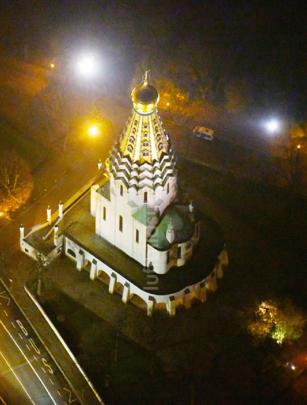 Nachtluftbild Leipzig - Nachtluftbild Kirchengebäude der St.-Alexi- Gedächtniskirche zur Russischen Ehre in Leipzig