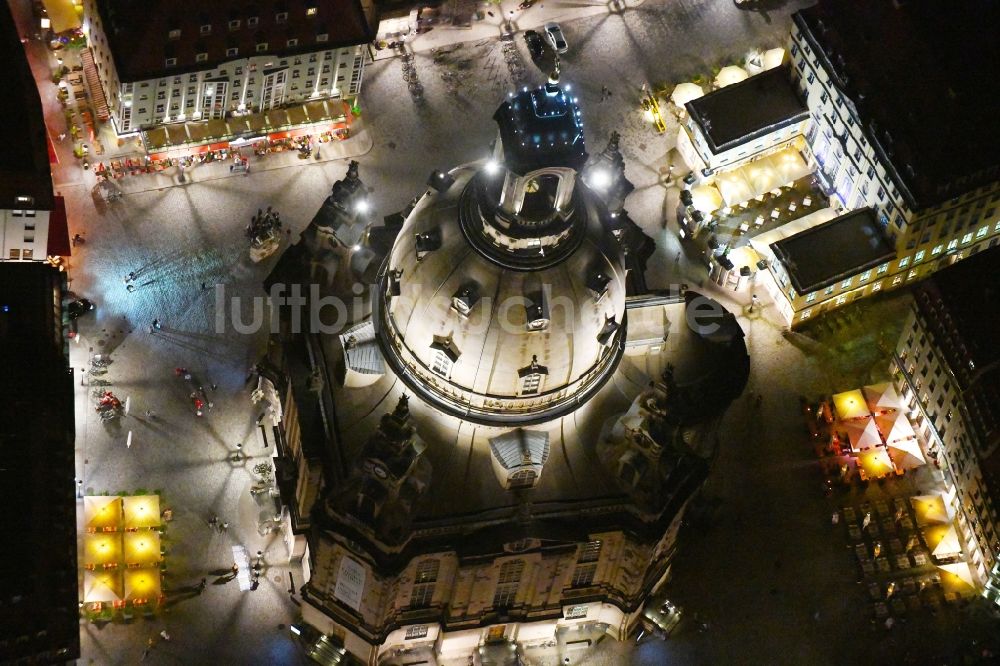 Nacht-Luftaufnahme Dresden - Nachtluftbild Kirchengebäude Frauenkirche Dresden in Dresden im Bundesland Sachsen, Deutschland