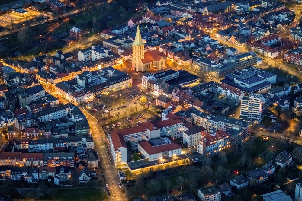 Hamm bei Nacht von oben - Nachtluftbild Kirchengebäude der Pauluskirche in Hamm im Bundesland Nordrhein-Westfalen, Deutschland