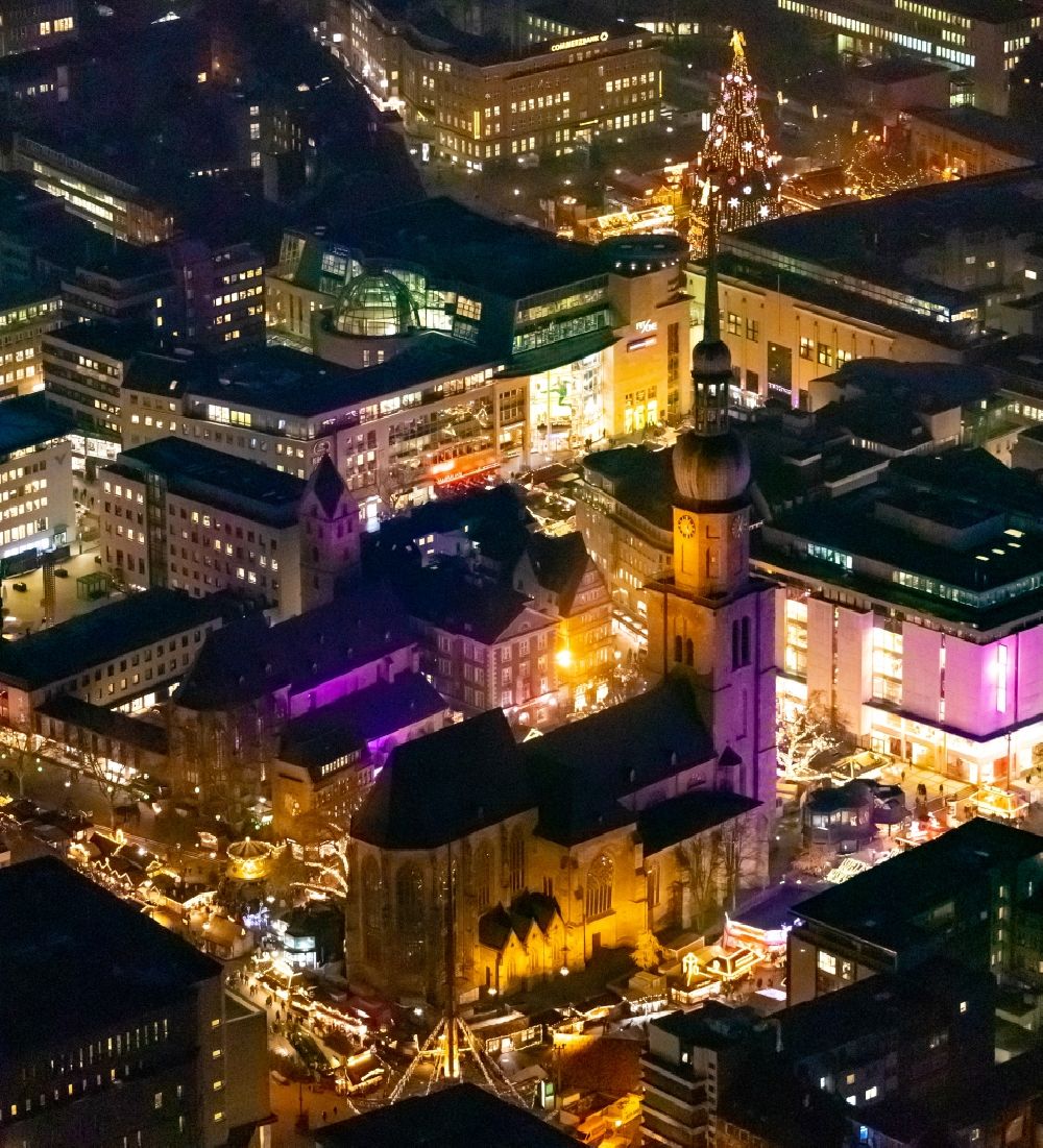 Nacht-Luftaufnahme Dortmund - Nachtluftbild Kirchengebäude der St. Reinoldi in Dortmund im Bundesland Nordrhein-Westfalen, Deutschland