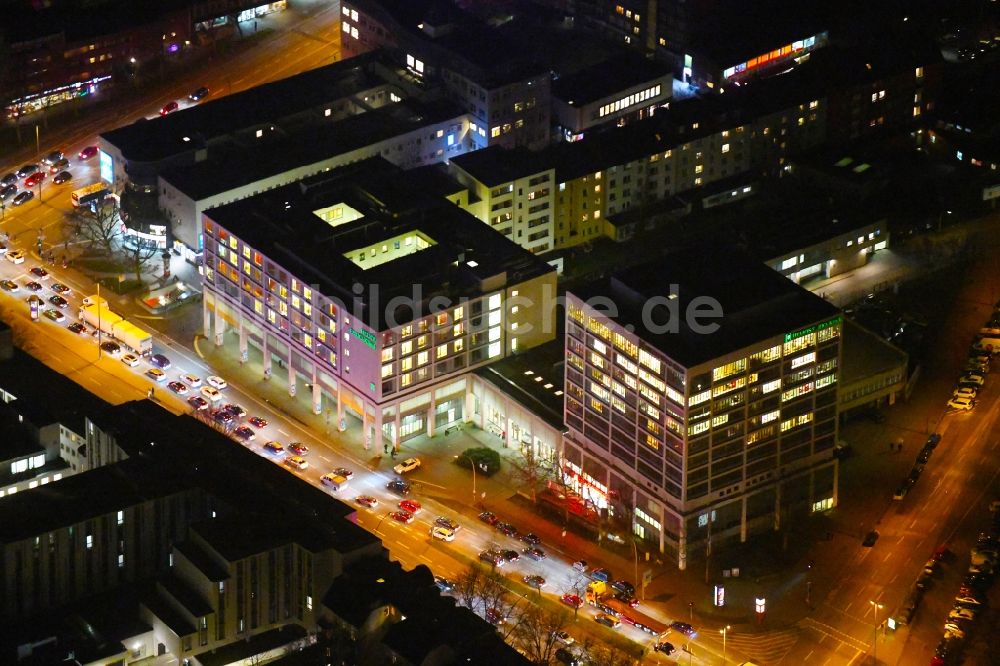 Nachtluftbild Hamburg - Nachtluftbild Klinikgelände des Krankenhauses HELIOS ENDO-Klinik in Hamburg, Deutschland