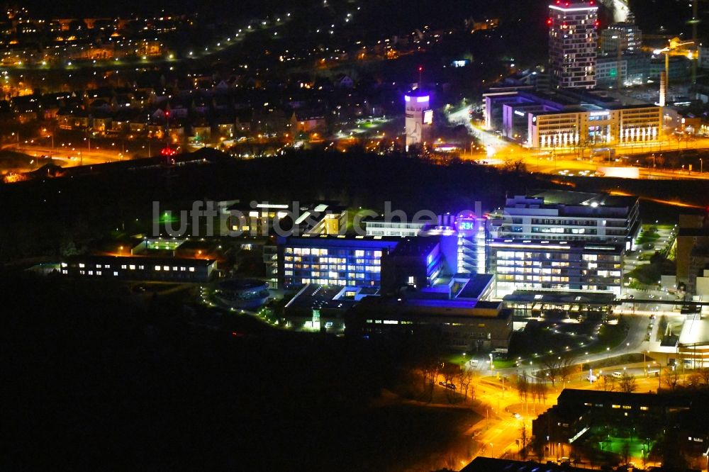 Nacht-Luftaufnahme Stuttgart - Nachtluftbild Klinikgelände des Krankenhauses Robert-Bosch-Krankenhaus im Ortsteil Bad Cannstatt in Stuttgart im Bundesland Baden-Württemberg, Deutschland