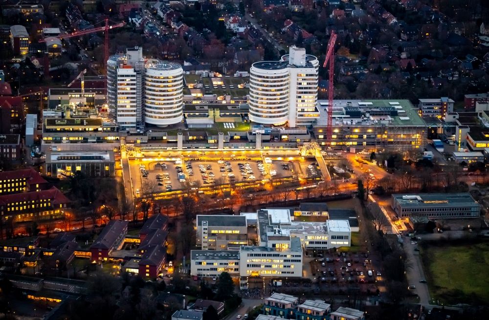 Nachtluftbild Münster - Nachtluftbild Klinikgelände des Krankenhauses Universitätsklinikum in Münster im Bundesland Nordrhein-Westfalen, Deutschland