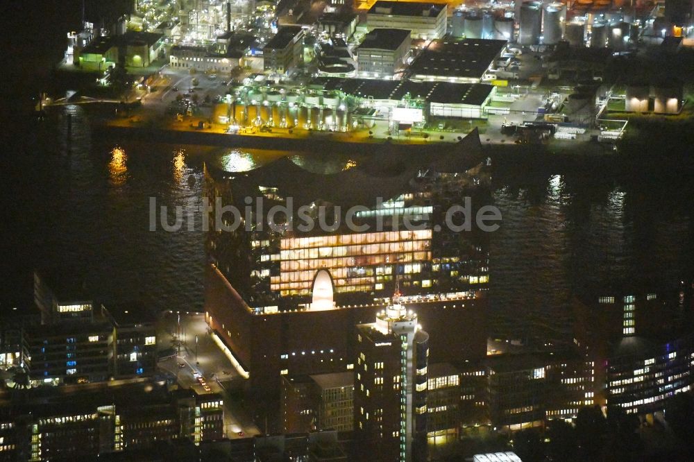 Nacht-Luftaufnahme Hamburg - Nachtluftbild Konzerthaus Elbphilharmonie in Hamburg