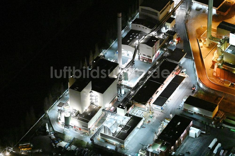 Nacht-Luftaufnahme Hamburg - Nachtluftbild Kraftwerksanlagen des Heizkraftwerkes der Müllverbrennungsanlage Müllverwertung Borsigstraße GmbH in Hamburg, Deutschland