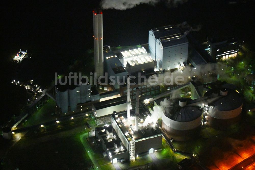 Nachtluftbild Hamburg - Nachtluftbild Kraftwerksanlagen des Heizkraftwerkes Vattenfall Kraftwerk Tiefstack in Hamburg, Deutschland