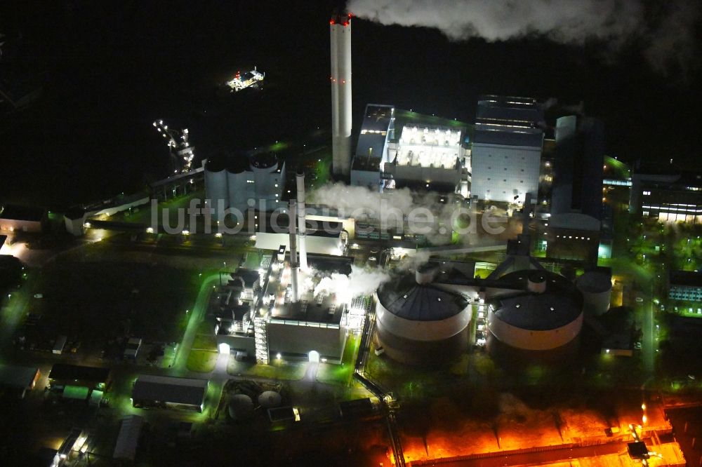 Nacht-Luftaufnahme Hamburg - Nachtluftbild Kraftwerksanlagen des Heizkraftwerkes Vattenfall Kraftwerk Tiefstack in Hamburg, Deutschland