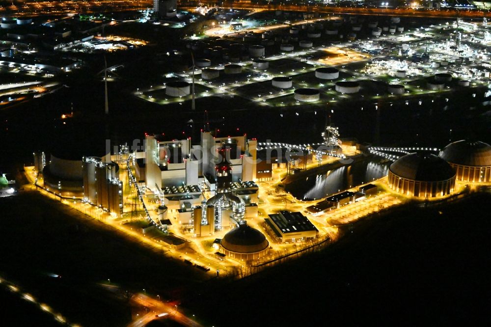 Nachtluftbild Hamburg - Nachtluftbild Kraftwerksanlagen des Heizkraftwerkes Vattenfall Tiefstack in Hamburg Moorburg, Deutschland