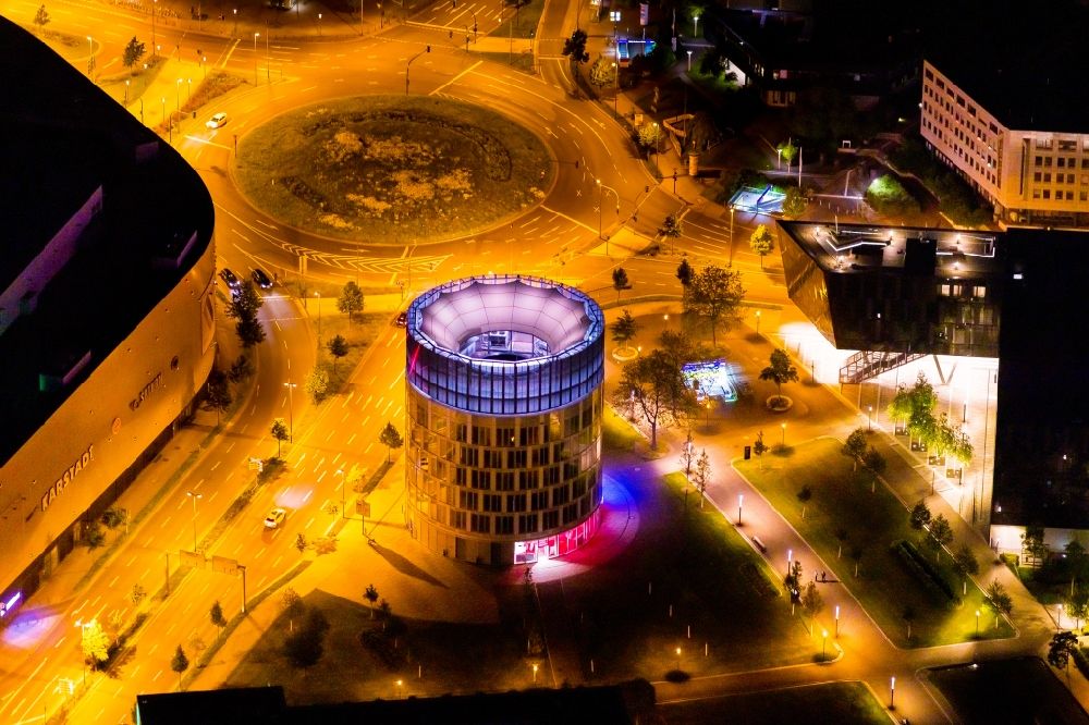 Nacht-Luftaufnahme Essen - Nachtluftbild Kreisverkehr - Straßenverlauf Berliner Platz im Ortsteil Westviertel in Essen im Bundesland Nordrhein-Westfalen, Deutschland