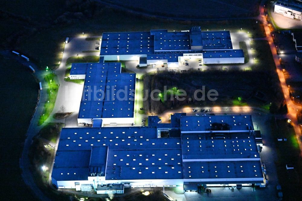 Nachtluftbild Falkenhagen - Nachtluftbild Lagerhauskomplex- Gebäude im Gewerbegebiet Fürststücken in Falkenhagen im Bundesland Brandenburg, Deutschland