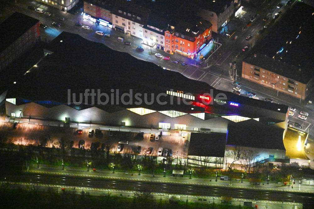 Nachtluftbild Berlin - Nachtluftbild LIO Einkaufszentrum an der Lankwitzer Straße in Berlin - Lichterfelde