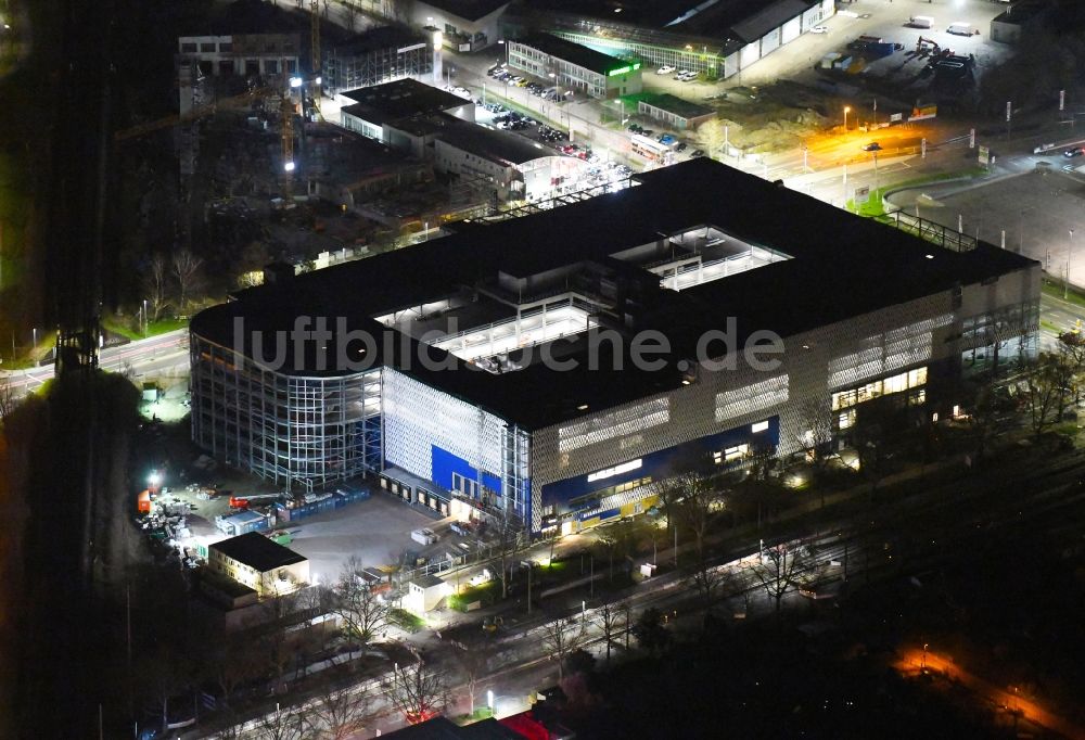 Nacht-Luftaufnahme Karlsruhe - Nachtluftbild Neubau- Baustelle Einrichtungshaus - Möbelmarkt in Karlsruhe im Bundesland Baden-Württemberg, Deutschland
