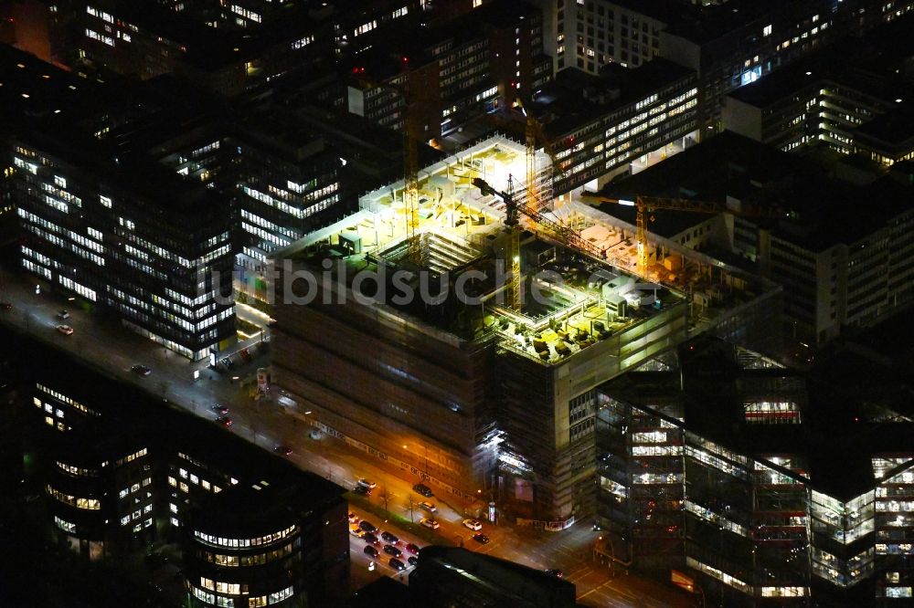 Nachtluftbild Hamburg - Nachtluftbild Neubau eines Büro- und Geschäftshauses der Olympus Campus in Hamburg, Deutschland