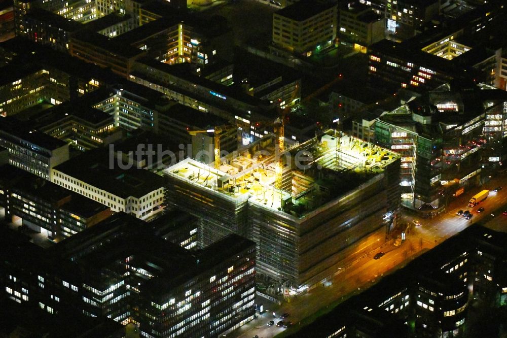 Nacht-Luftaufnahme Hamburg - Nachtluftbild Neubau eines Büro- und Geschäftshauses der Olympus Campus in Hamburg, Deutschland