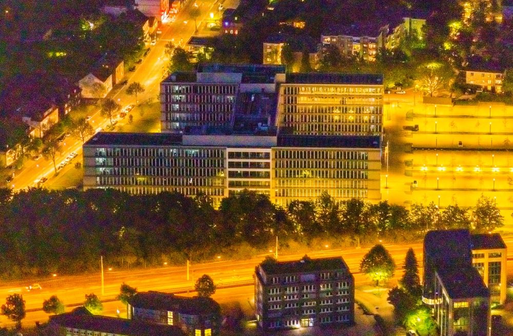 Nacht-Luftaufnahme Bochum - Nachtluftbild Neubau eines Büro- und Geschäftshauses der Vonovia Zentrale in Bochum im Bundesland Nordrhein-Westfalen