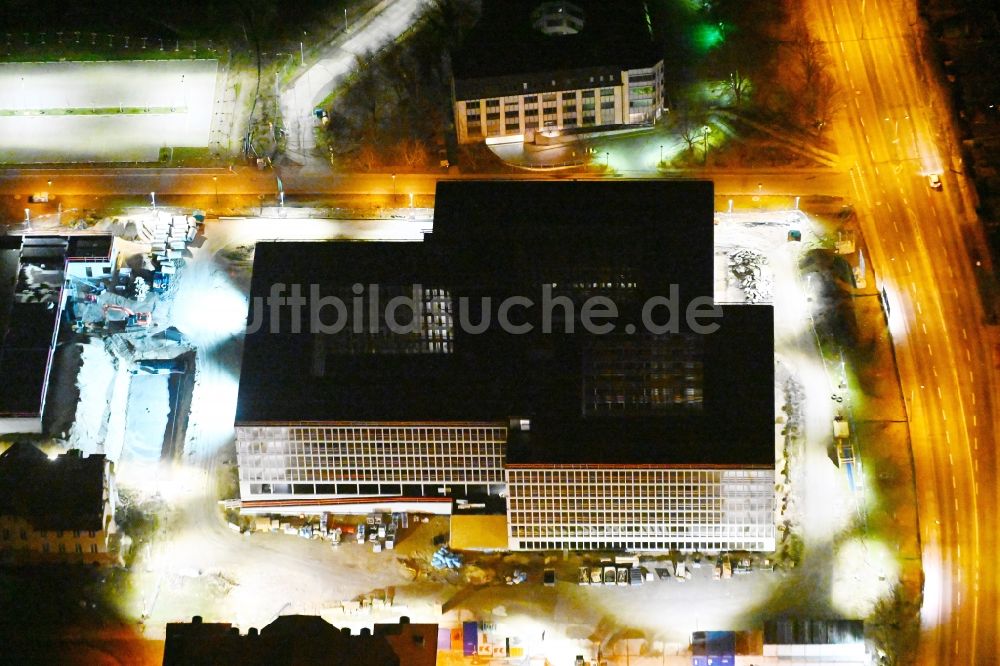 Potsdam bei Nacht von oben - Nachtluftbild Neubau des Bundespolizeipräsidium am Horstweg in Potsdam im Bundesland Brandenburg, Deutschland