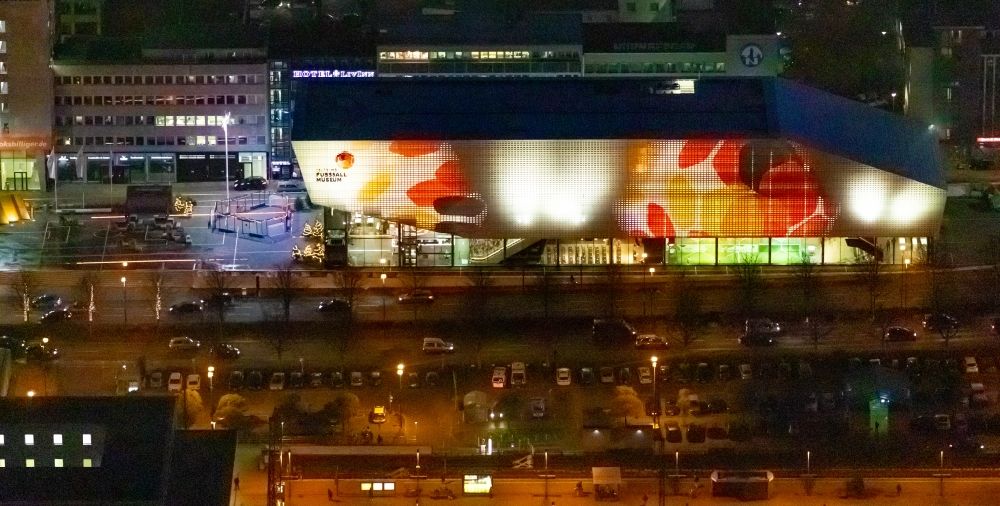 Nacht-Luftaufnahme Dortmund - Nachtluftbild Neubau des Deutschen Fußballmuseums in Dortmund im Bundesland Nordrhein-Westfalen