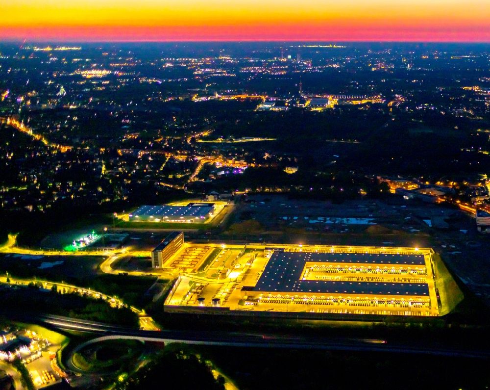 Nachtluftbild Bochum - Nachtluftbild Neubau eines DHL- Hub- Gebäudekomplexes auf dem Gelände des Logistikzentrums im Entwicklungsgebiet MARK 51°7 in Bochum im Bundesland Nordrhein-Westfalen, Deutschland