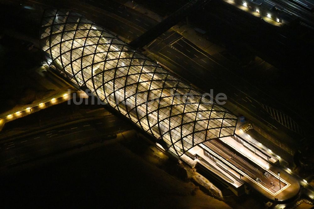 Nacht-Luftaufnahme Hamburg - Nachtluftbild Neubau der Haltestelle Elbbrücken der U-Bahn in Hamburg, Deutschland