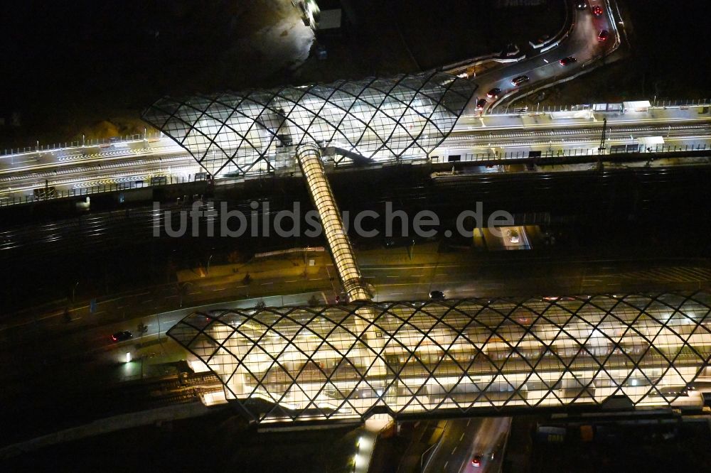 Nachtluftbild Hamburg - Nachtluftbild Neubau der Haltestelle Elbbrücken der U-Bahn in Hamburg, Deutschland