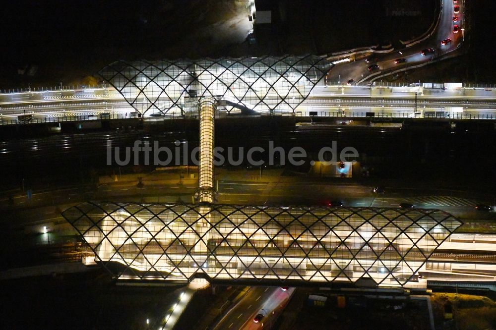 Nacht-Luftaufnahme Hamburg - Nachtluftbild Neubau der Haltestelle Elbbrücken der U-Bahn in Hamburg, Deutschland