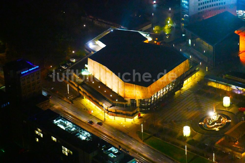 Nacht-Luftaufnahme Leipzig - Nachtluftbild Opernhaus Gewandhaus zu Leipzig am Augustusplatz im Ortsteil Mitte in Leipzig im Bundesland Sachsen, Deutschland