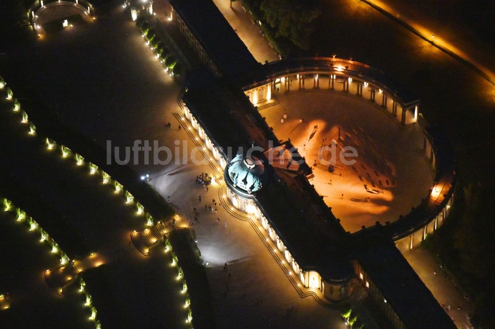 Potsdam bei Nacht von oben - Nachtluftbild Palais des Schloss Sanssouci zur Potsdamer Schlösser Nacht 2019 im Bundesland Brandenburg, Deutschland