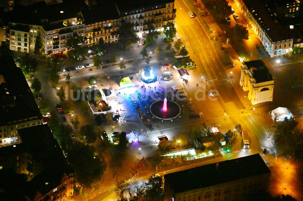 Nachtluftbild Potsdam - Nachtluftbild Platz- Ensemble Luisenplatz in Potsdam im Bundesland Brandenburg, Deutschland