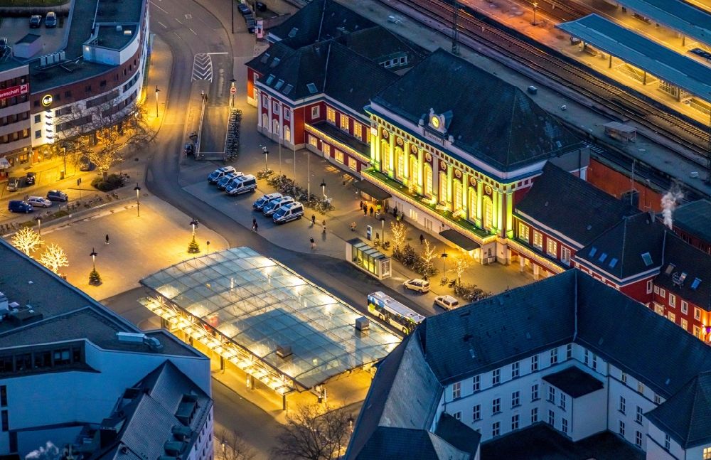 Nacht-Luftaufnahme Hamm - Nachtluftbild Platz- Ensemble Platz der Deutschen Einheit in Hamm im Bundesland Nordrhein-Westfalen, Deutschland